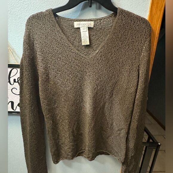 Jones New York Vneck Cut Rayon Knit Sweater Size Women's Medium - Picture 1 of 10